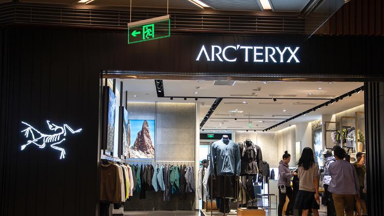 吊牌也值钱?始祖鸟吊牌生意经:5块入,200元出